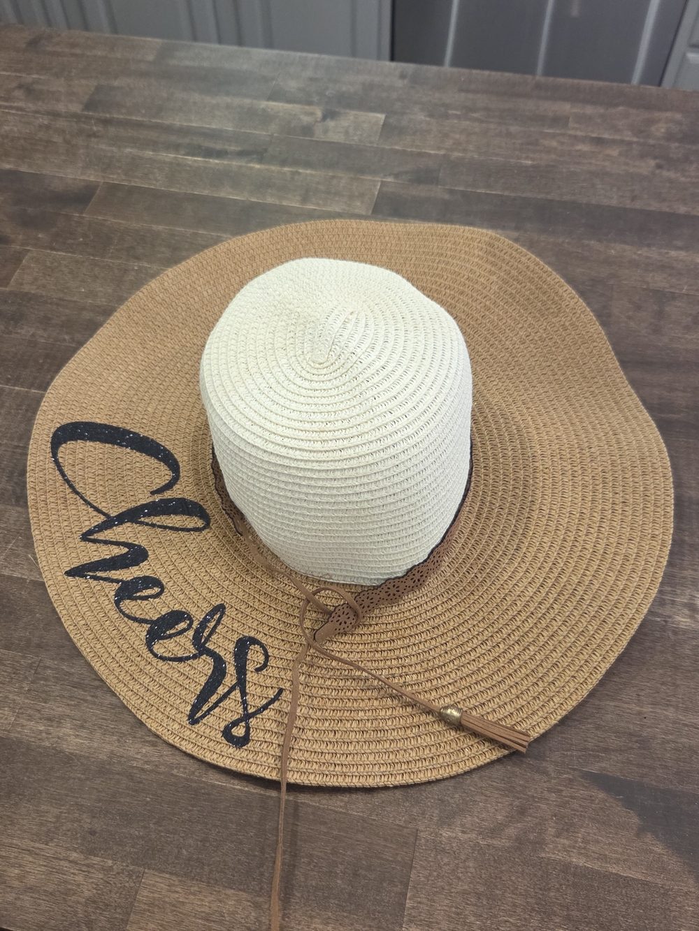 Women’s Two-Tone Straw Sun Hat - White Crown & Tan Brim